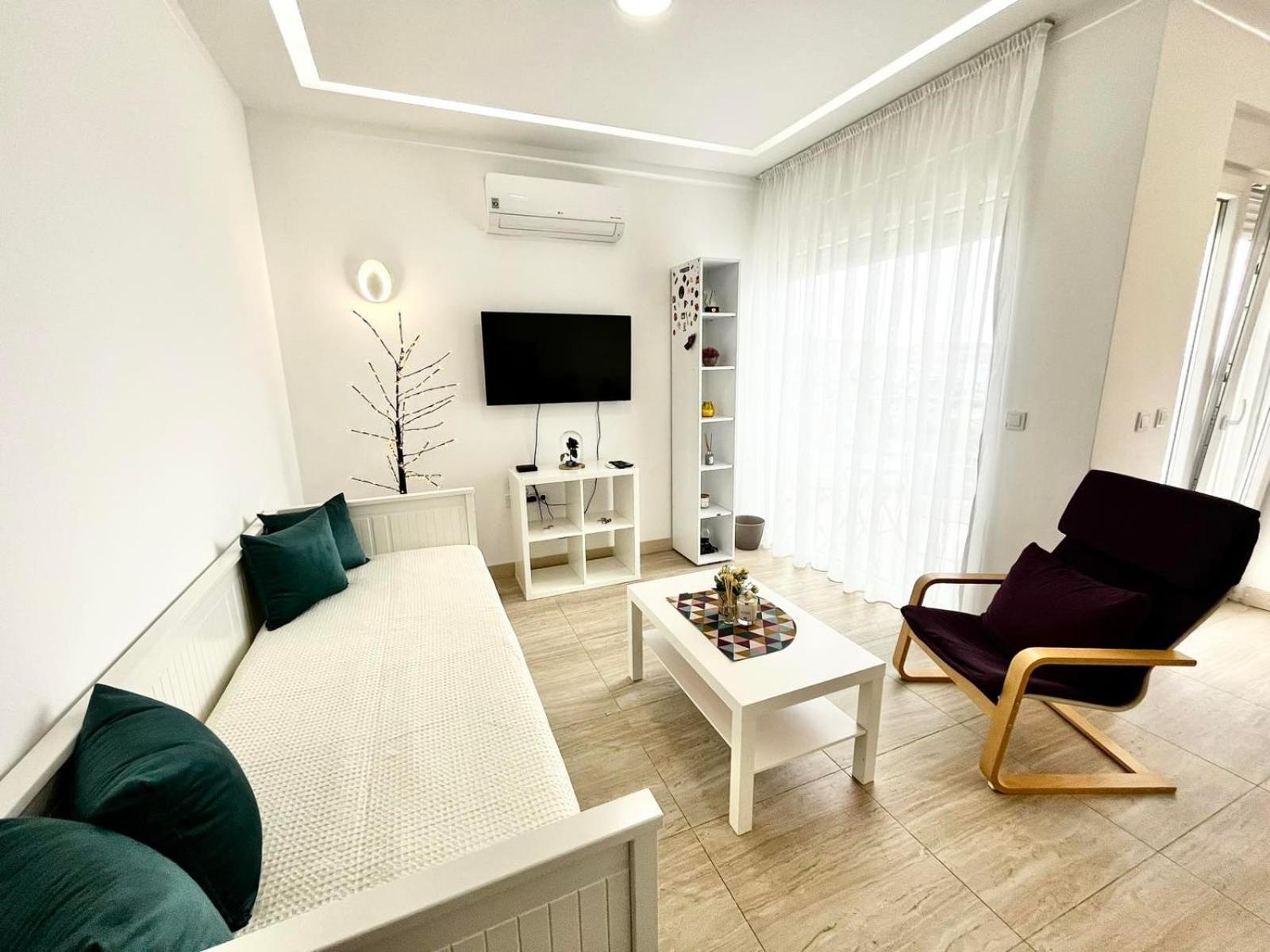 Navigatore Apartment Апартаменти *